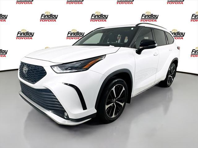 used 2022 Toyota Highlander car, priced at $38,988