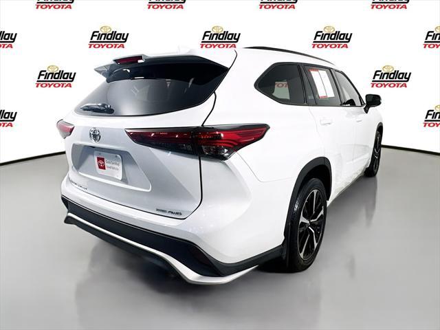 used 2022 Toyota Highlander car, priced at $38,988