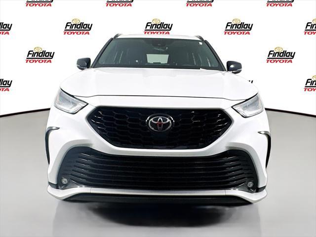 used 2022 Toyota Highlander car, priced at $38,988