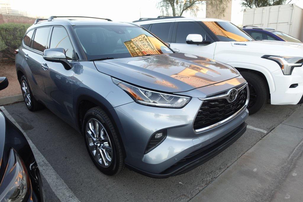 used 2021 Toyota Highlander car, priced at $31,888