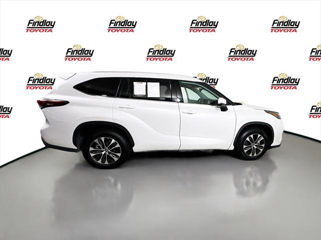 used 2022 Toyota Highlander car, priced at $34,988