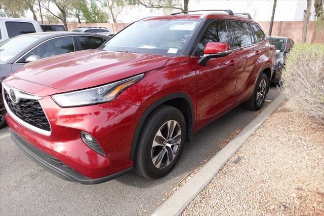 used 2022 Toyota Highlander car, priced at $35,488