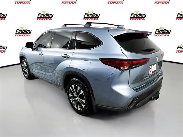 used 2022 Toyota Highlander car, priced at $38,828
