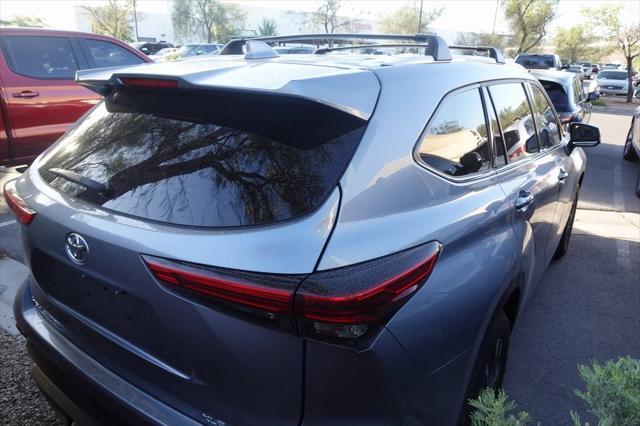 used 2022 Toyota Highlander car, priced at $37,988