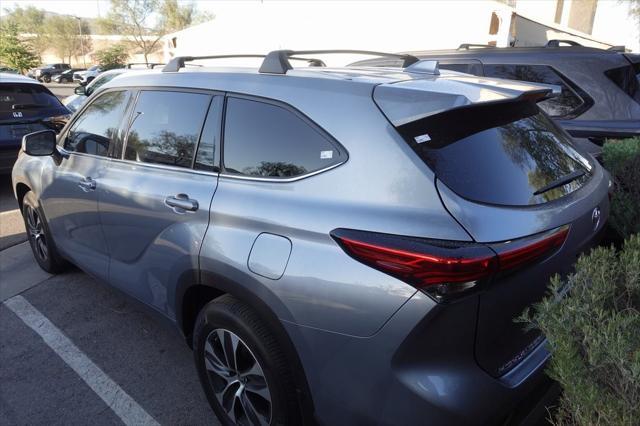used 2022 Toyota Highlander car, priced at $37,988