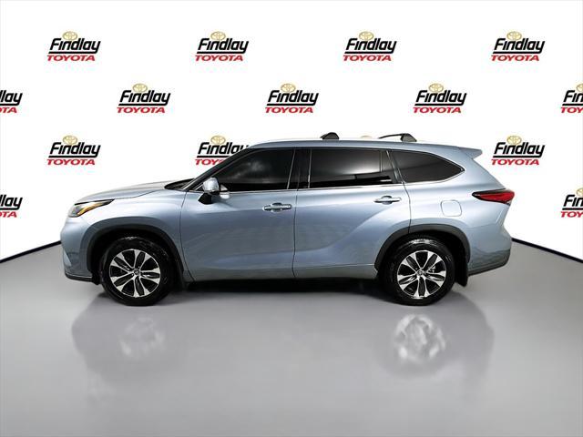 used 2022 Toyota Highlander car, priced at $38,828