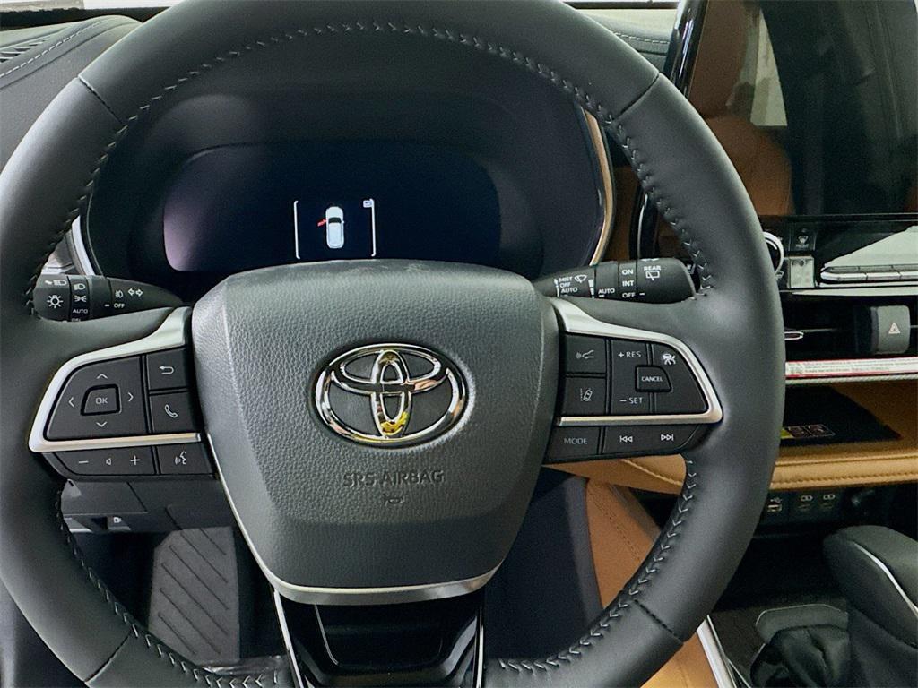new 2025 Toyota Highlander car, priced at $58,097