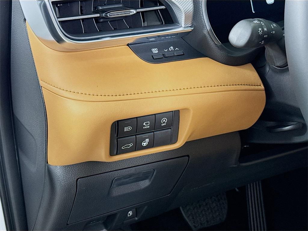 new 2025 Toyota Highlander car, priced at $58,097