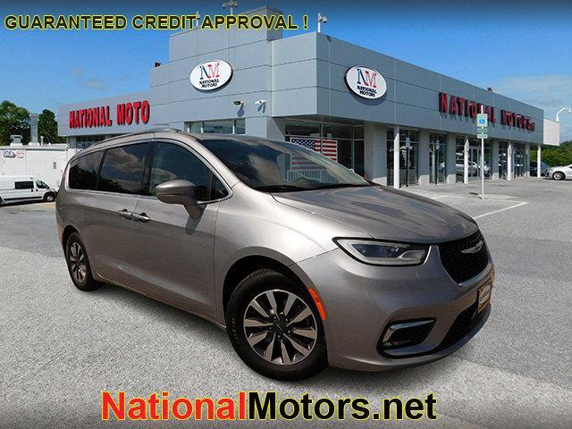 used 2021 Chrysler Pacifica car, priced at $17,895
