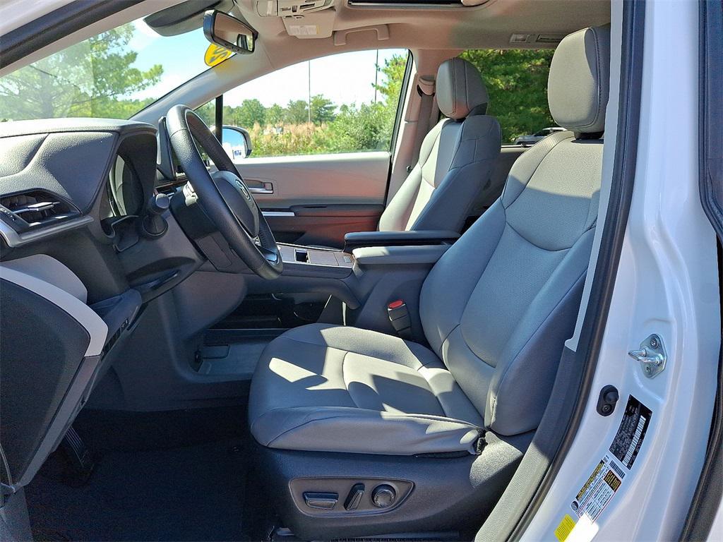 used 2023 Toyota Sienna car, priced at $41,000