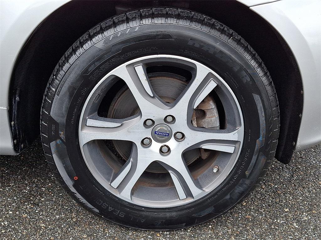 used 2015 Volvo XC60 car, priced at $11,000