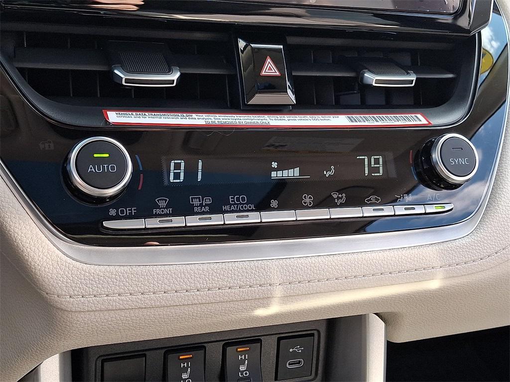 used 2024 Toyota Corolla Cross car, priced at $31,000