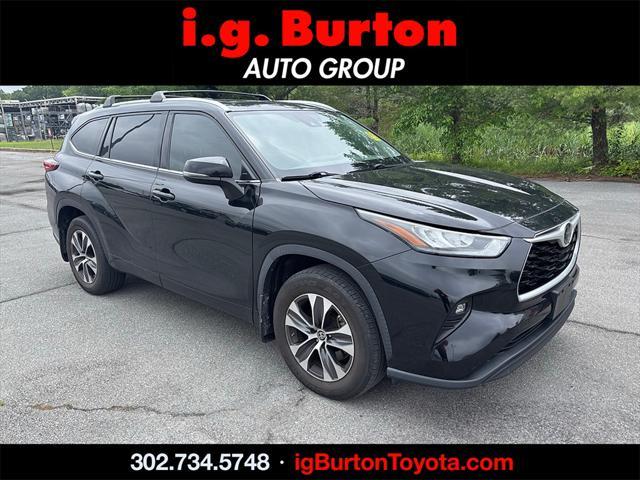 used 2020 Toyota Highlander car, priced at $27,000