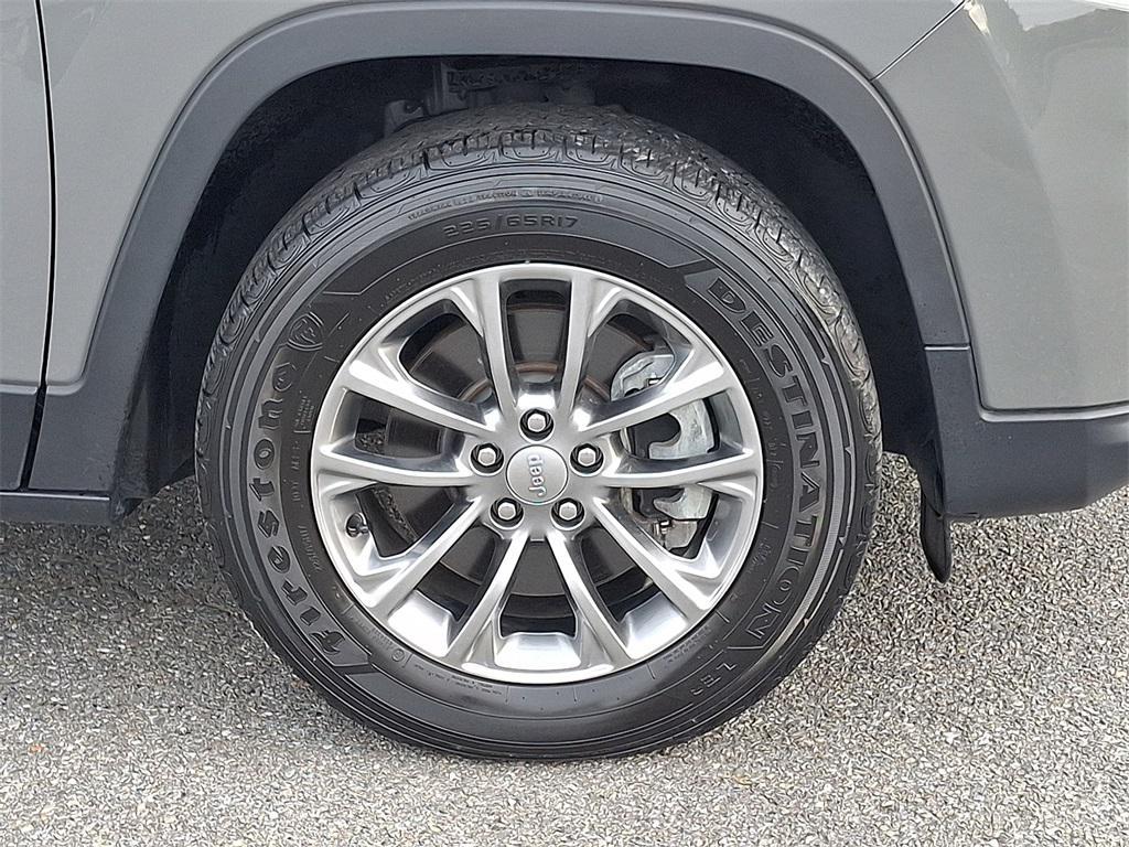 used 2021 Jeep Cherokee car, priced at $24,400