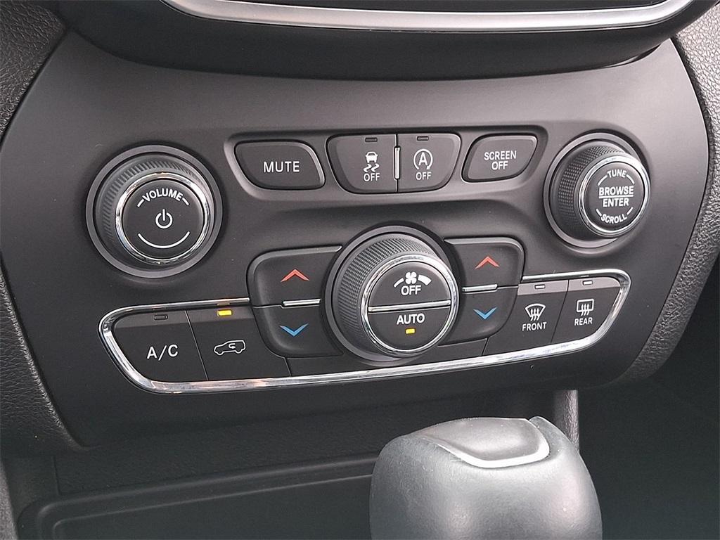 used 2021 Jeep Cherokee car, priced at $24,400