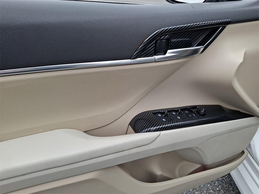 used 2018 Toyota Camry Hybrid car, priced at $18,800