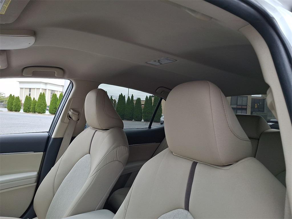 used 2018 Toyota Camry Hybrid car, priced at $18,800