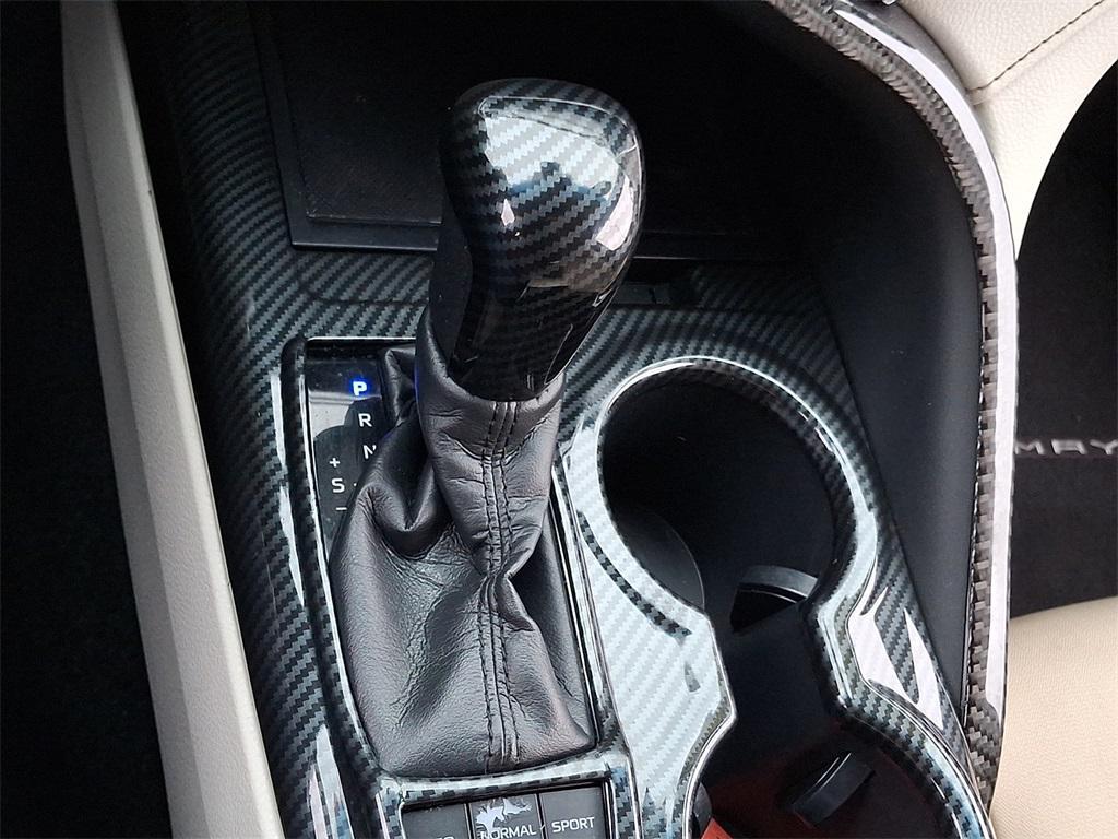 used 2018 Toyota Camry Hybrid car, priced at $18,800