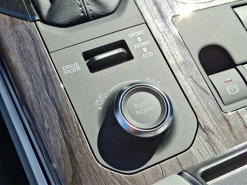 new 2025 Toyota Highlander car, priced at $52,858