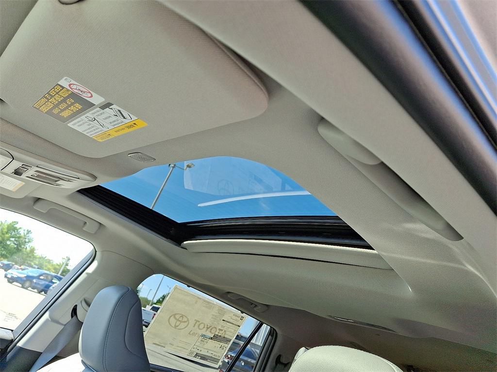 new 2025 Toyota Highlander car, priced at $52,858