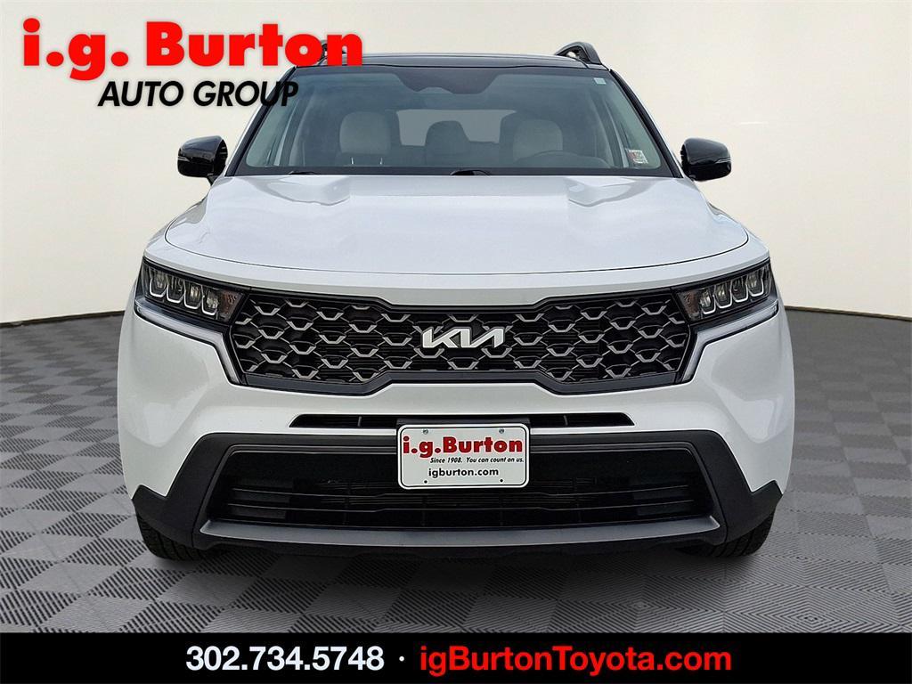 used 2023 Kia Sorento car, priced at $30,300
