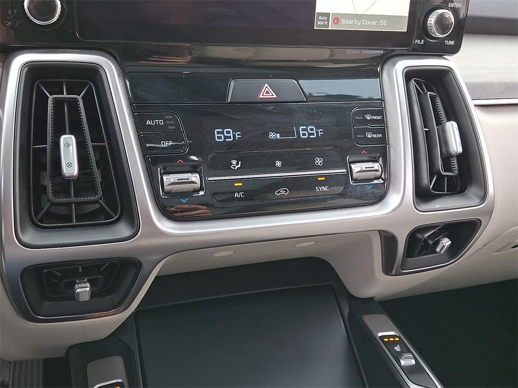 used 2023 Kia Sorento car, priced at $30,300