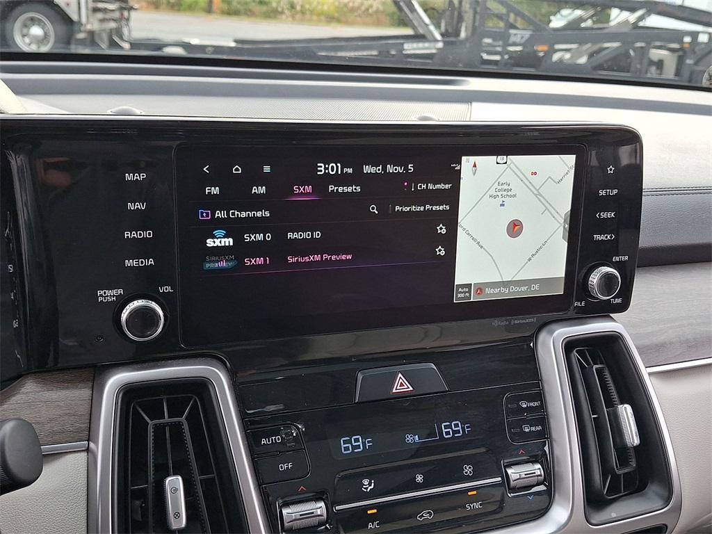 used 2023 Kia Sorento car, priced at $30,300