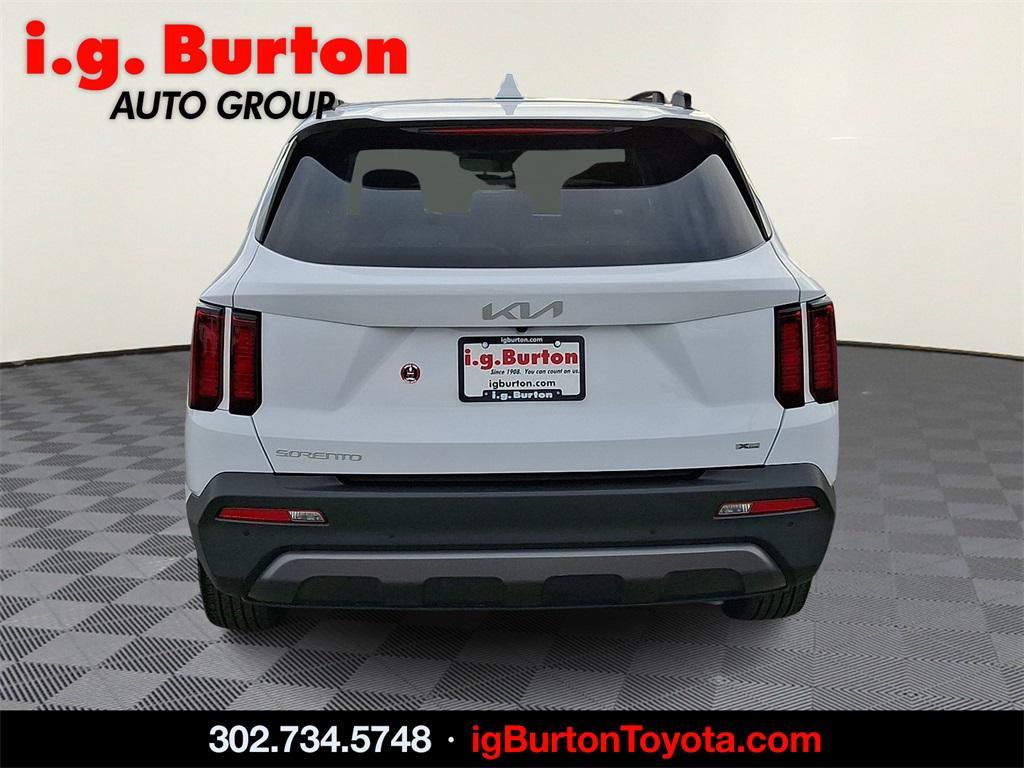 used 2023 Kia Sorento car, priced at $30,300