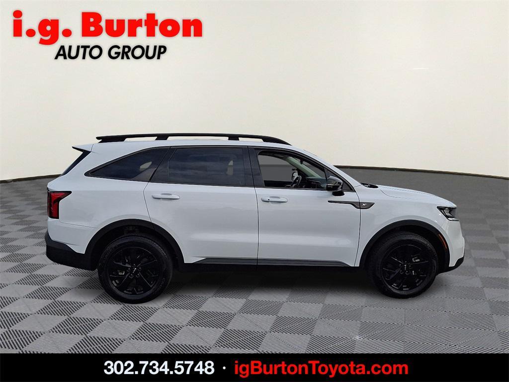 used 2023 Kia Sorento car, priced at $30,300