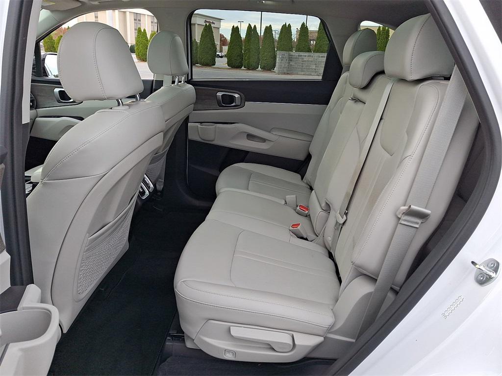 used 2023 Kia Sorento car, priced at $30,300