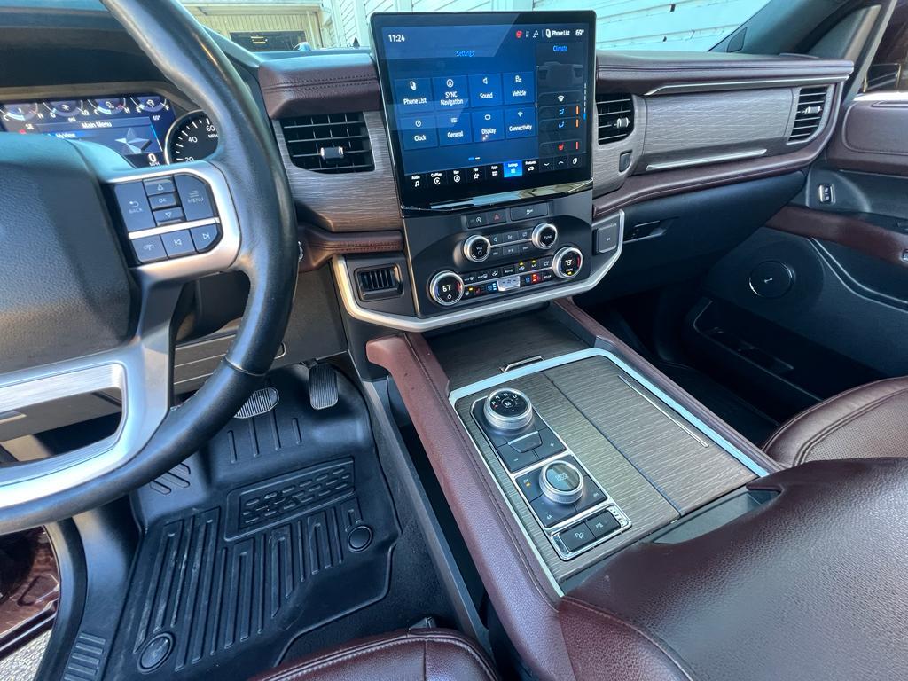 used 2023 Ford Expedition car, priced at $45,499