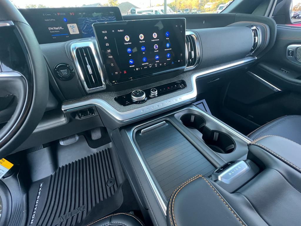 new 2025 Ford Expedition car, priced at $85,185
