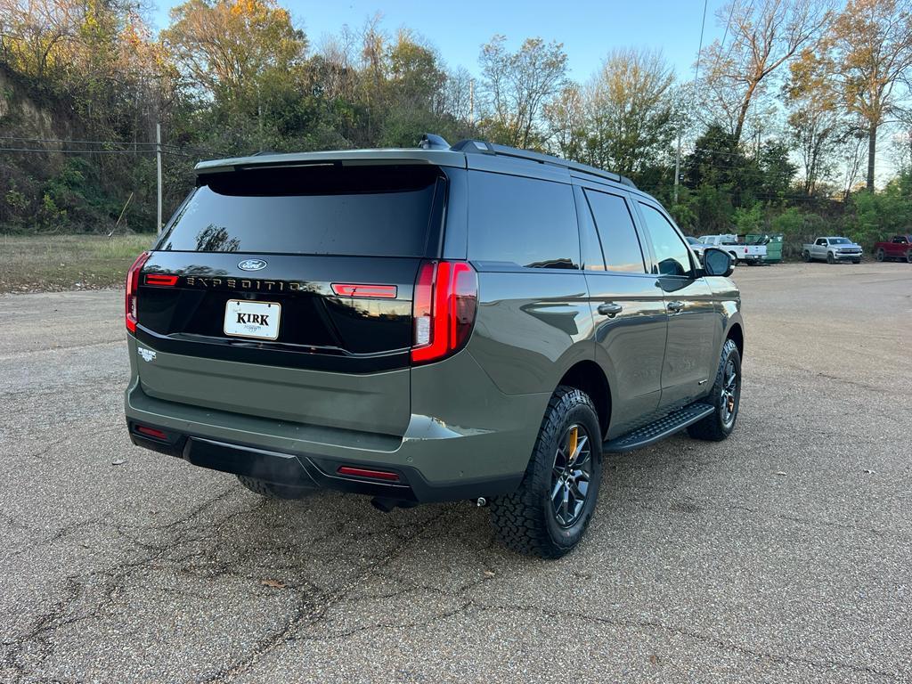 new 2025 Ford Expedition car, priced at $85,185