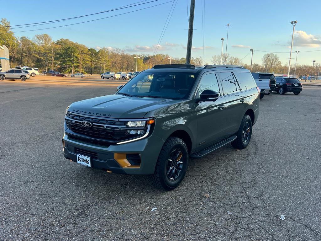 new 2025 Ford Expedition car, priced at $85,185