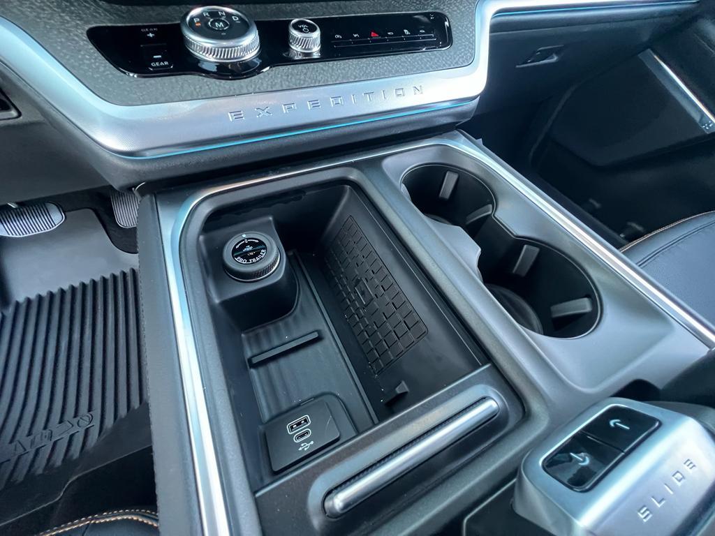 new 2025 Ford Expedition car, priced at $85,185