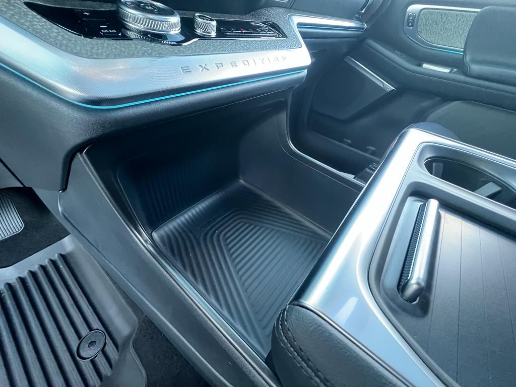 new 2025 Ford Expedition car, priced at $85,185