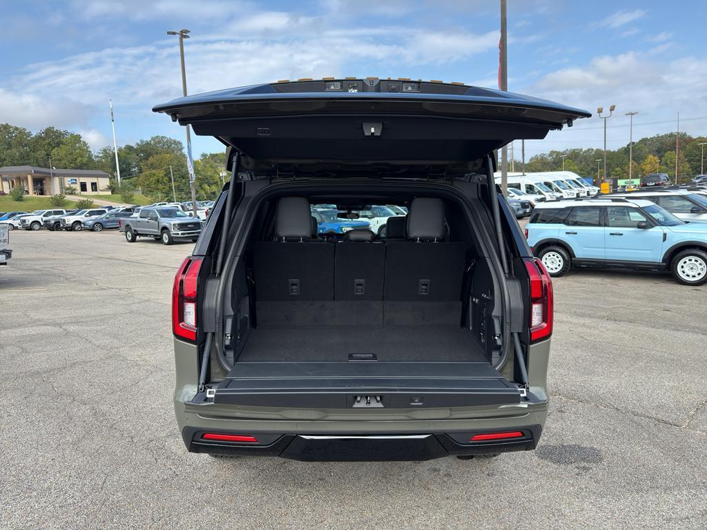 new 2025 Ford Expedition car, priced at $85,185