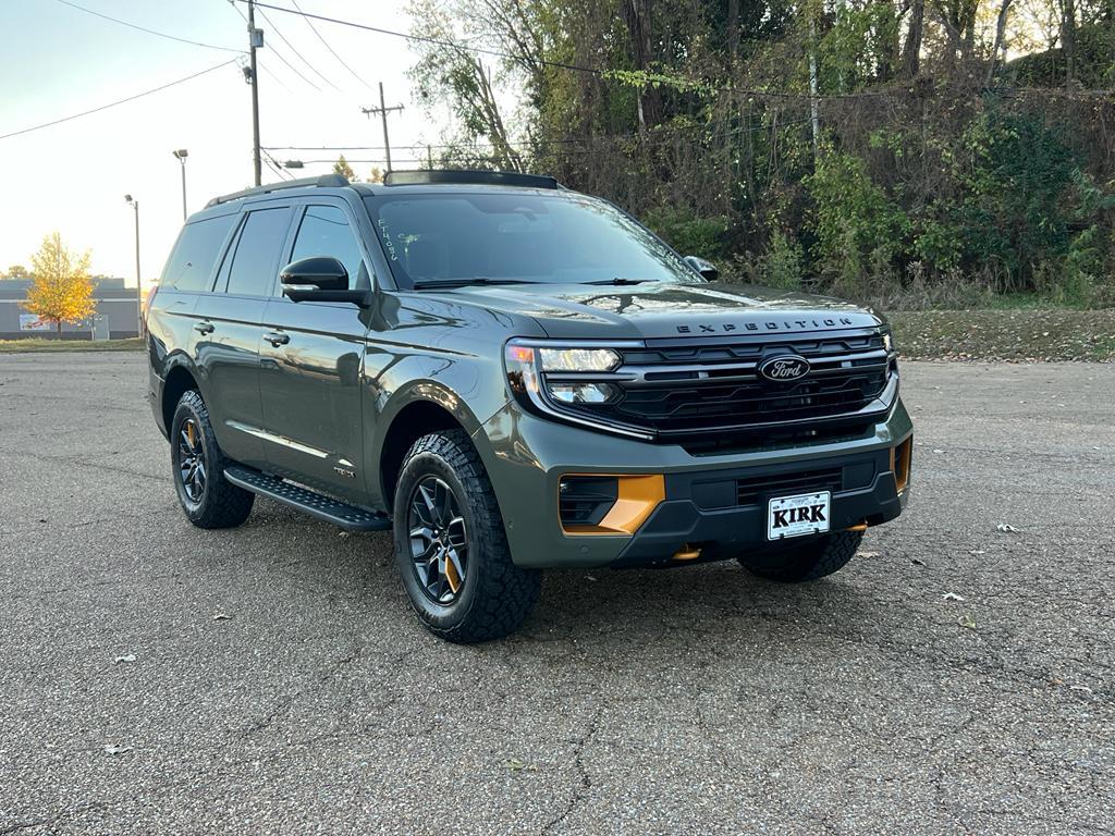 new 2025 Ford Expedition car, priced at $85,185