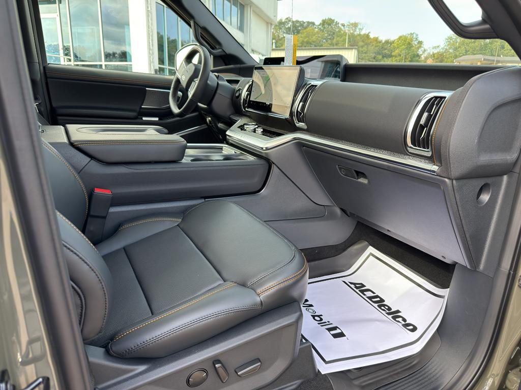 new 2025 Ford Expedition car, priced at $85,185