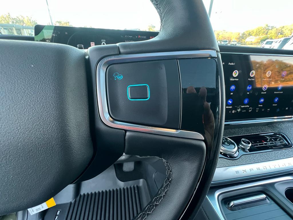 new 2025 Ford Expedition car, priced at $85,185