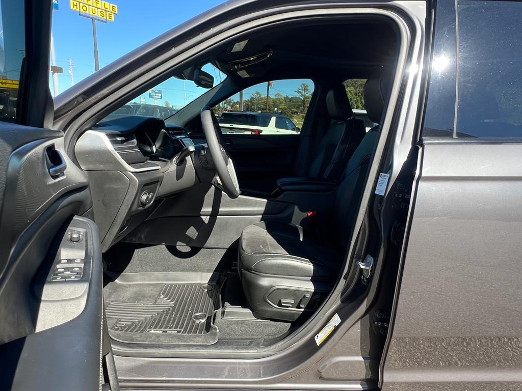 used 2023 Jeep Grand Cherokee L car, priced at $33,200