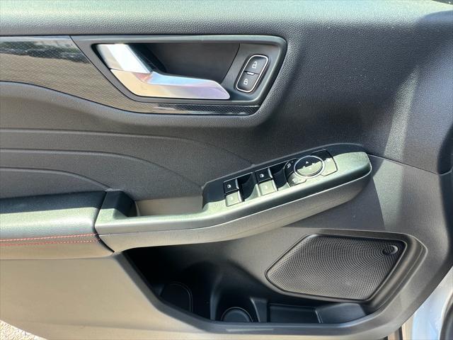 used 2023 Ford Escape car, priced at $26,995