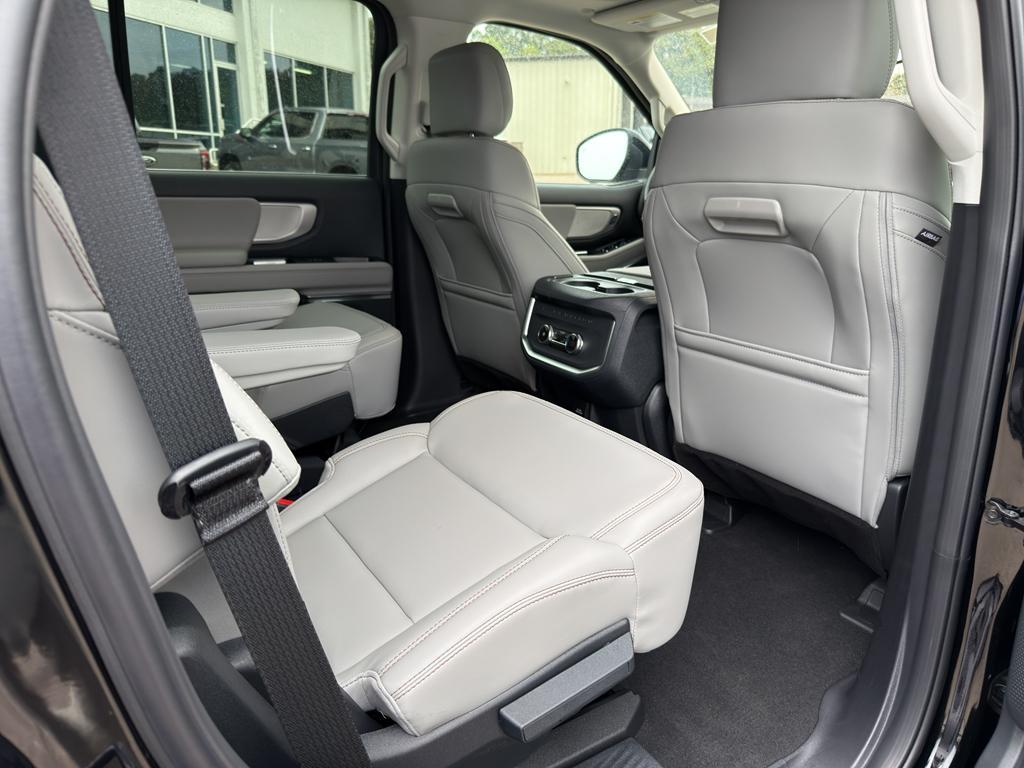 new 2025 Ford Expedition car, priced at $73,130