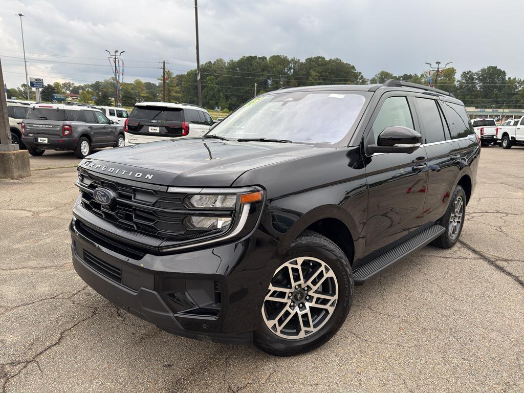 new 2025 Ford Expedition car, priced at $73,130