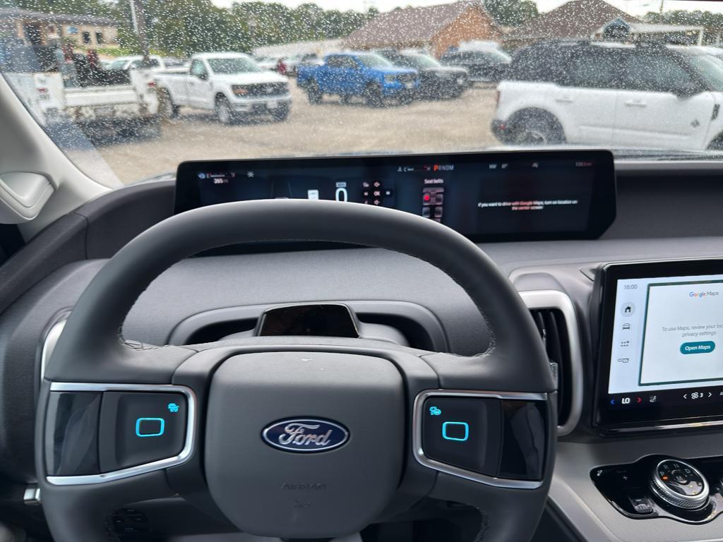 new 2025 Ford Expedition car, priced at $73,130