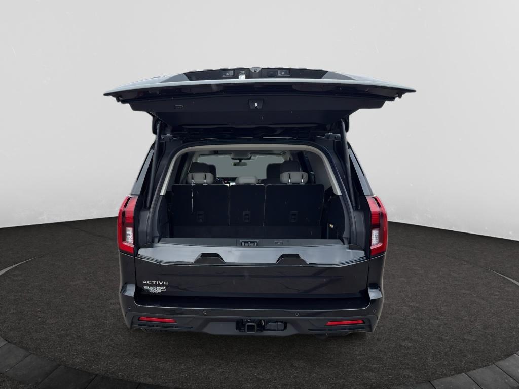 new 2025 Ford Expedition car, priced at $73,130