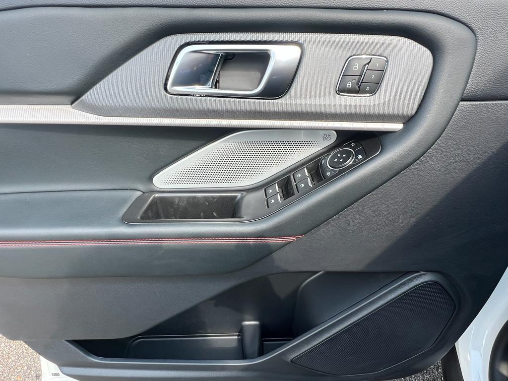 new 2025 Ford Explorer car, priced at $64,575