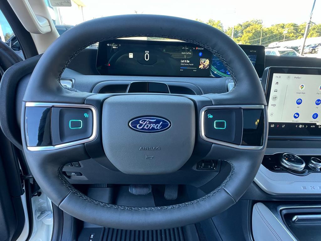 new 2025 Ford Expedition Max car, priced at $76,165