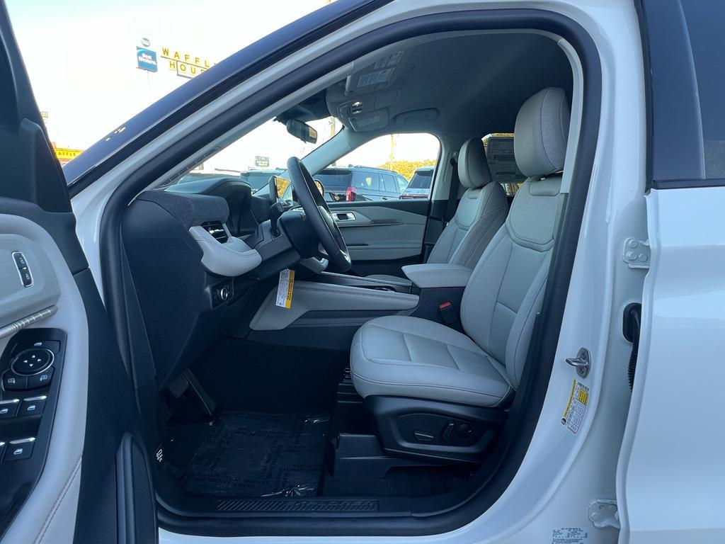 new 2025 Ford Explorer car, priced at $46,620