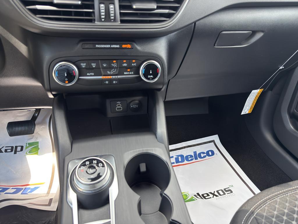 new 2025 Ford Escape car, priced at $32,050